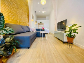 Relaxing BeachSide Cabanyal Loft